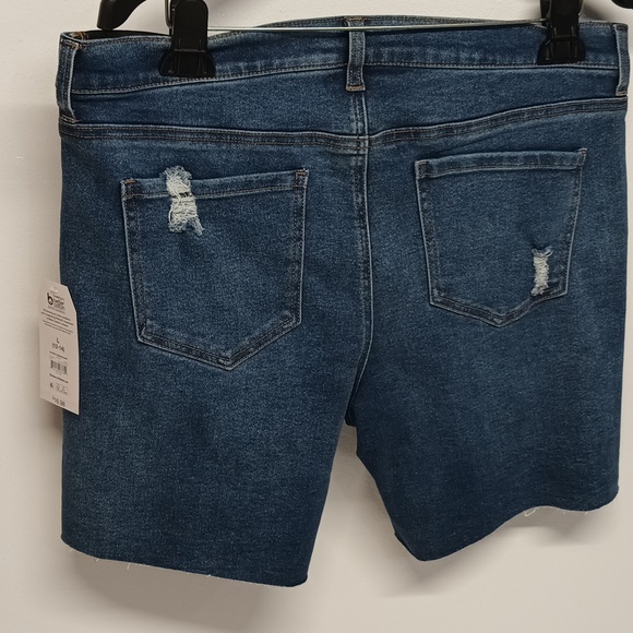 NWT Time and Tru Maternity jean shorts Sz Large (12-14) side panel New - Picture 3 of 13